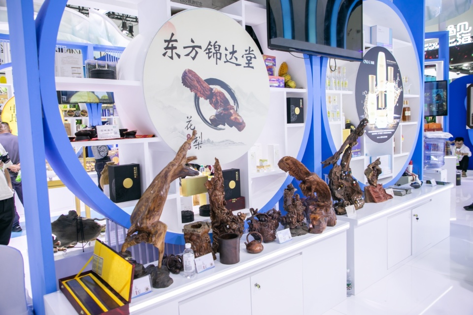 海南東方特色產品閃耀第五屆消博會